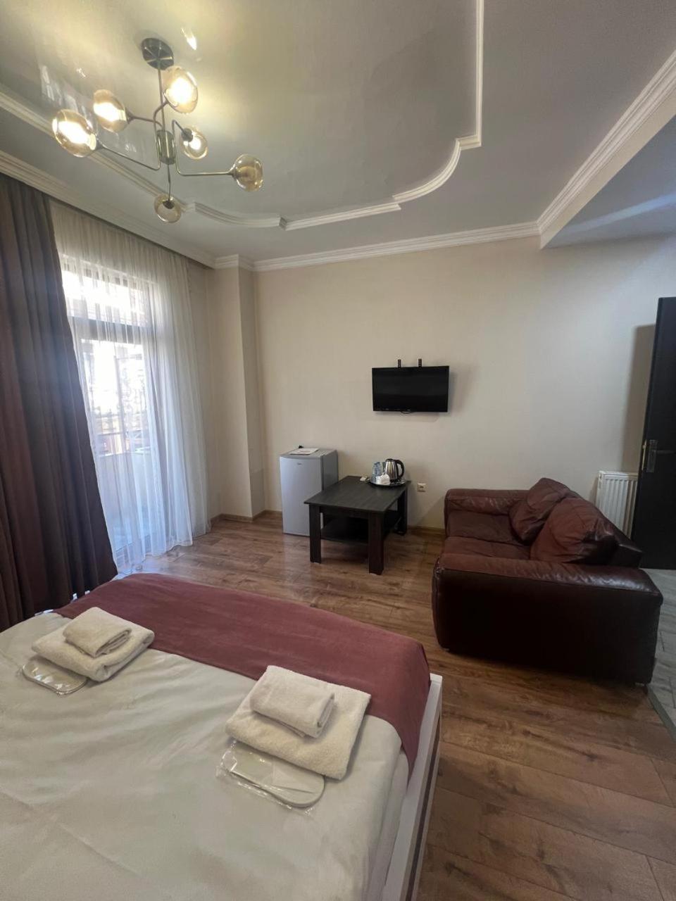 Mahali Hotel Batumi Exteriör bild